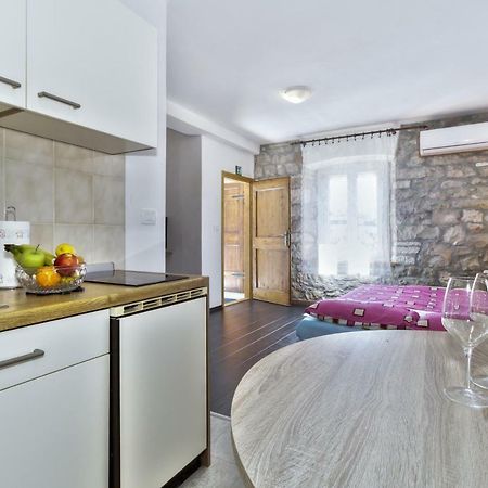 Apartmani Anna Umag Exterior photo