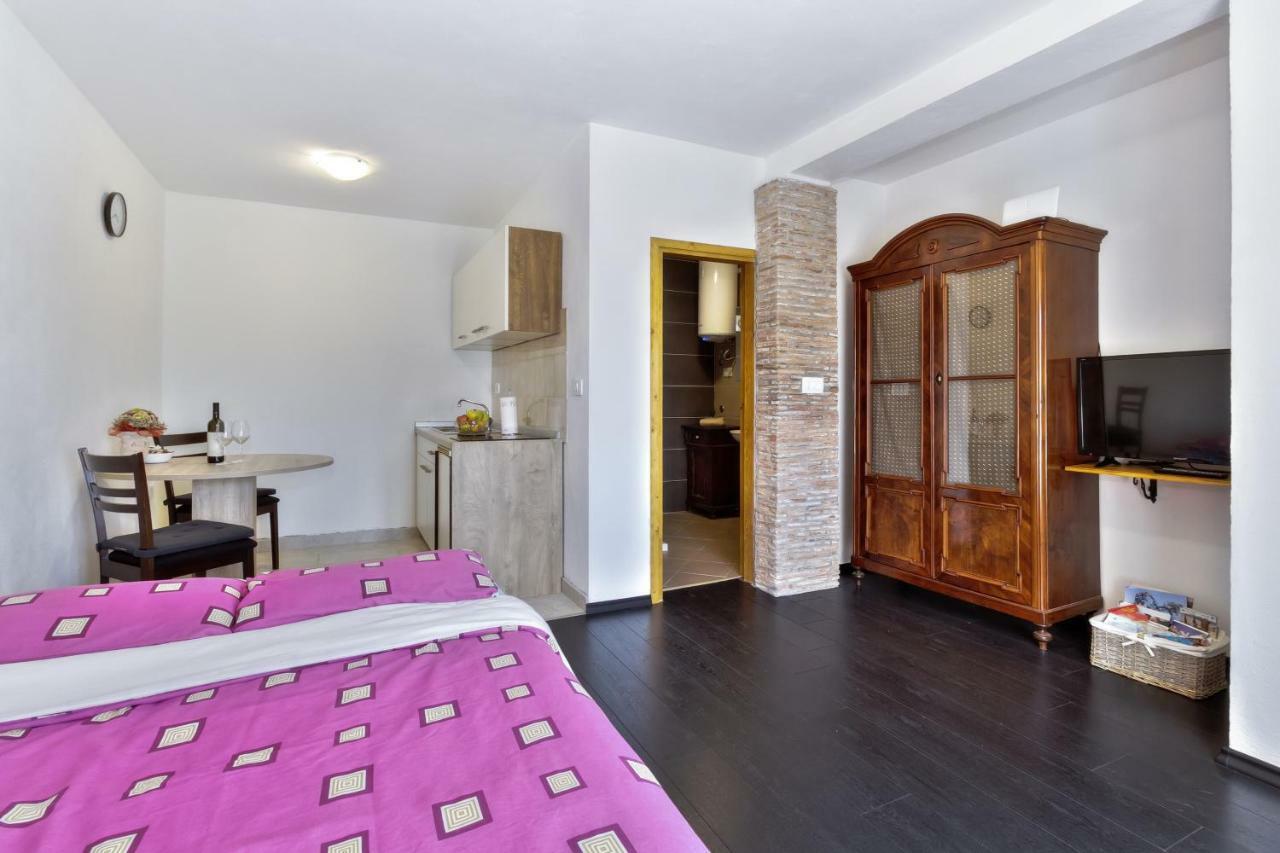 Apartmani Anna Umag Exterior photo